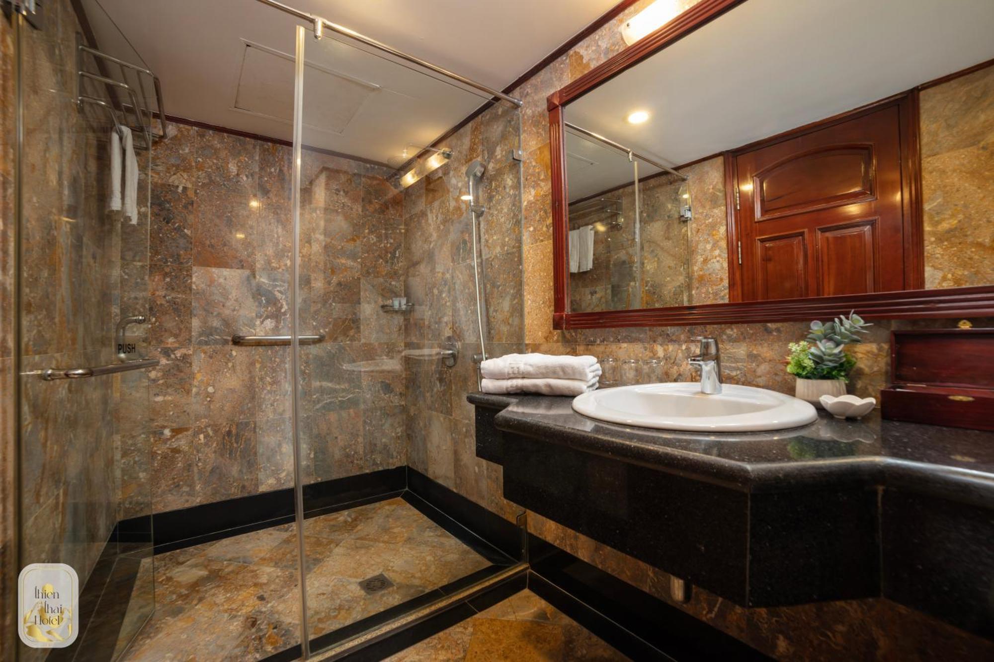 האנוי Thien Thai Hotel & Spa מראה חיצוני תמונה